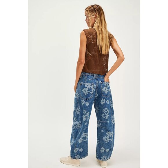 New Free People We The Free Good Luck Printed Barrel Jeans sz  26 - Picture 4 of 11